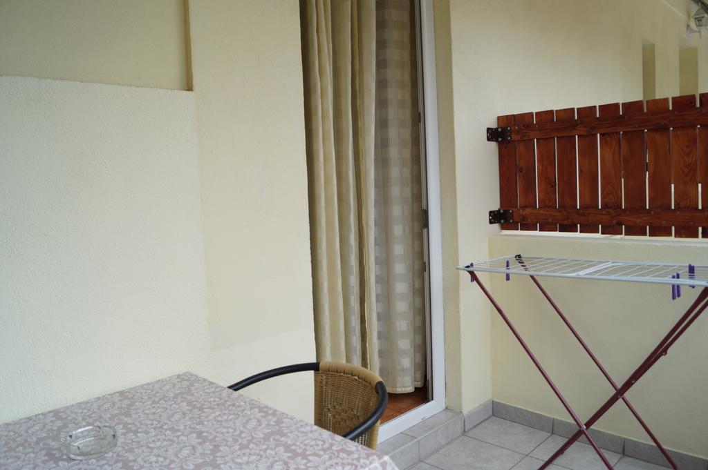 Studio Apartments Marija With Private Parking Makarska Exterior photo