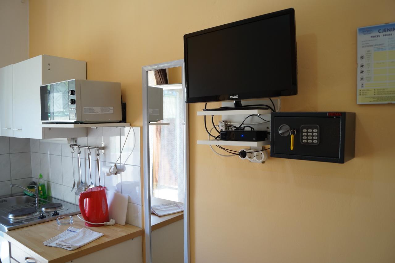 Studio Apartments Marija With Private Parking Makarska Exterior photo